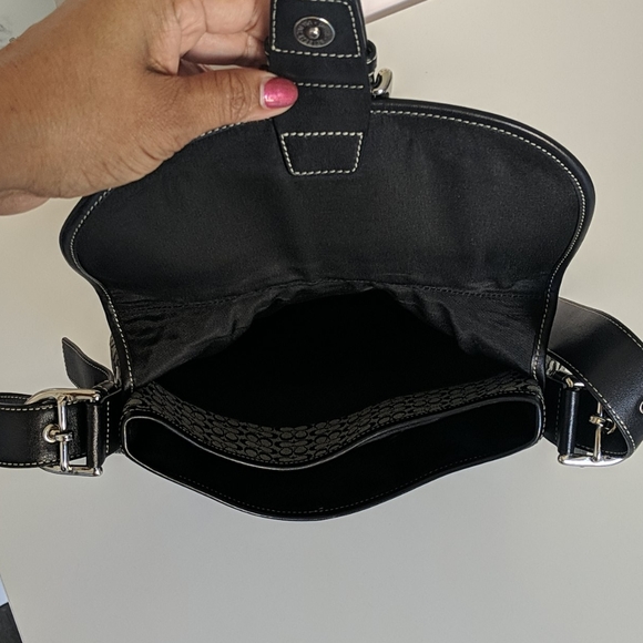 Coach - Picture 6 of 9